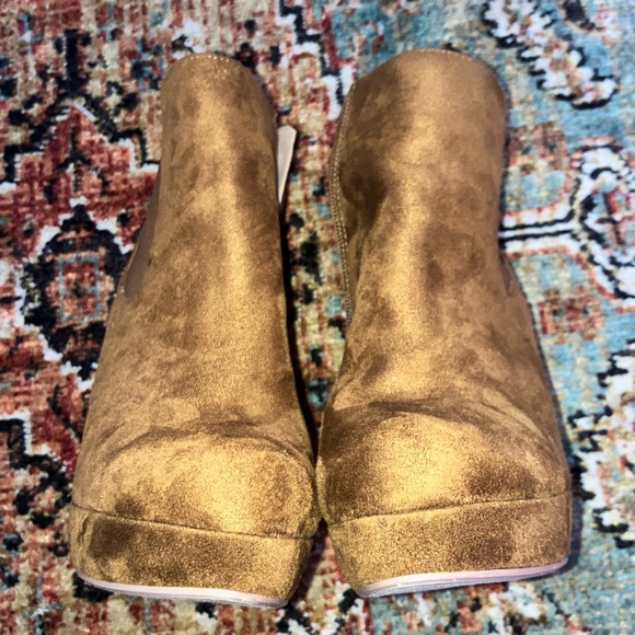 Dream Pairs Heeled Platform Meadow Boot - Picture 4 of 7